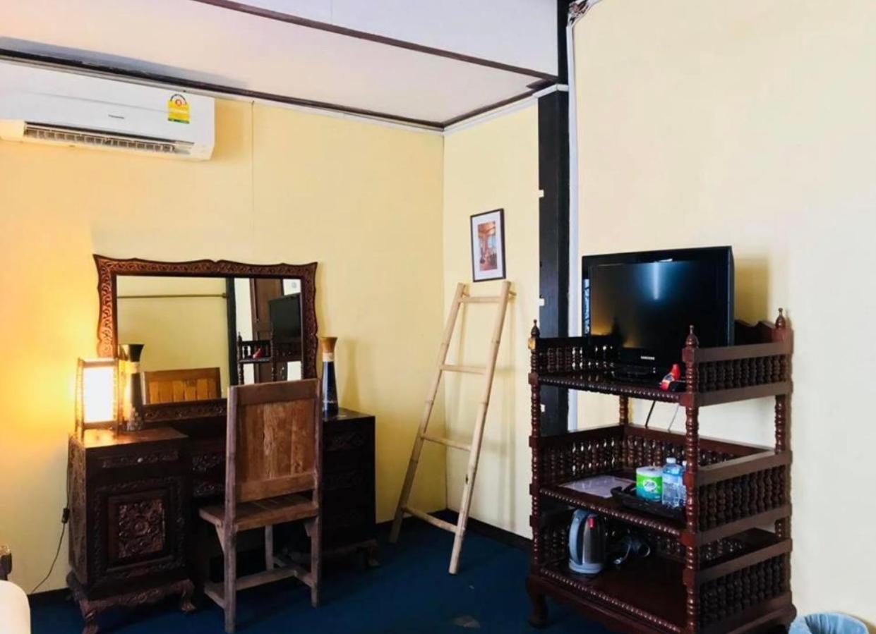 Hostel Nearthepark Boutique House Chiang Mai Zewnętrze zdjęcie