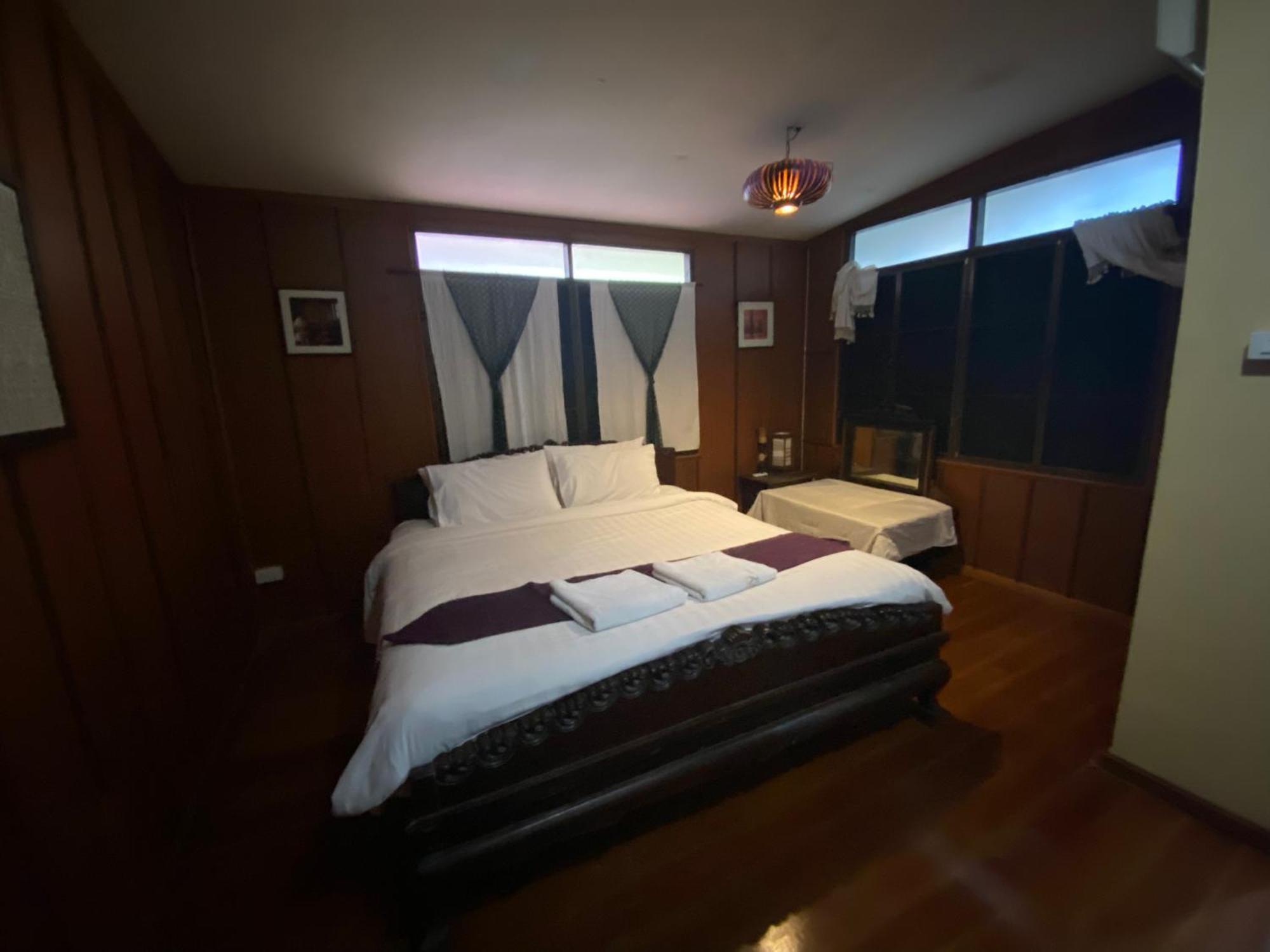 Hostel Nearthepark Boutique House Chiang Mai Zewnętrze zdjęcie