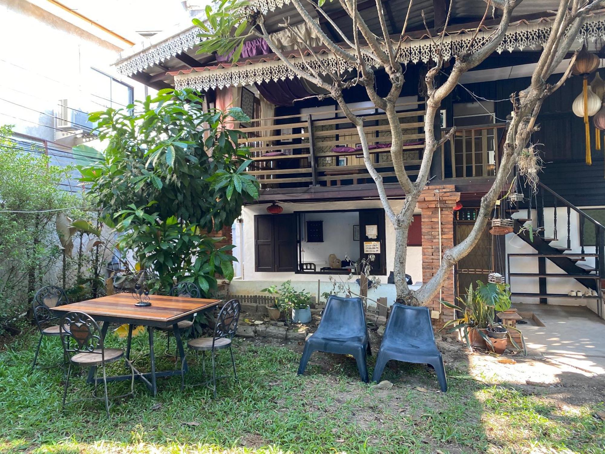 Hostel Nearthepark Boutique House Chiang Mai Zewnętrze zdjęcie