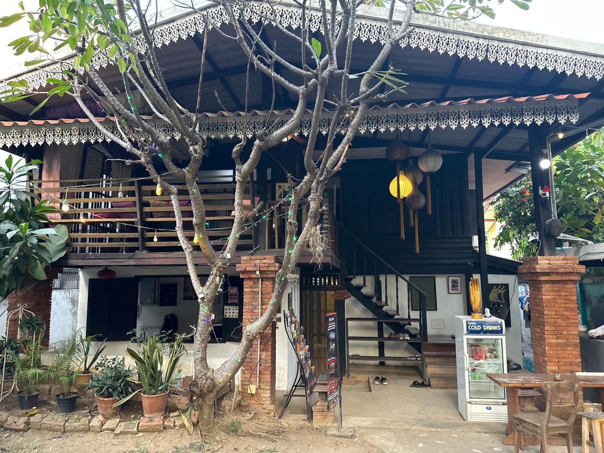 Hostel Nearthepark Boutique House Chiang Mai Zewnętrze zdjęcie