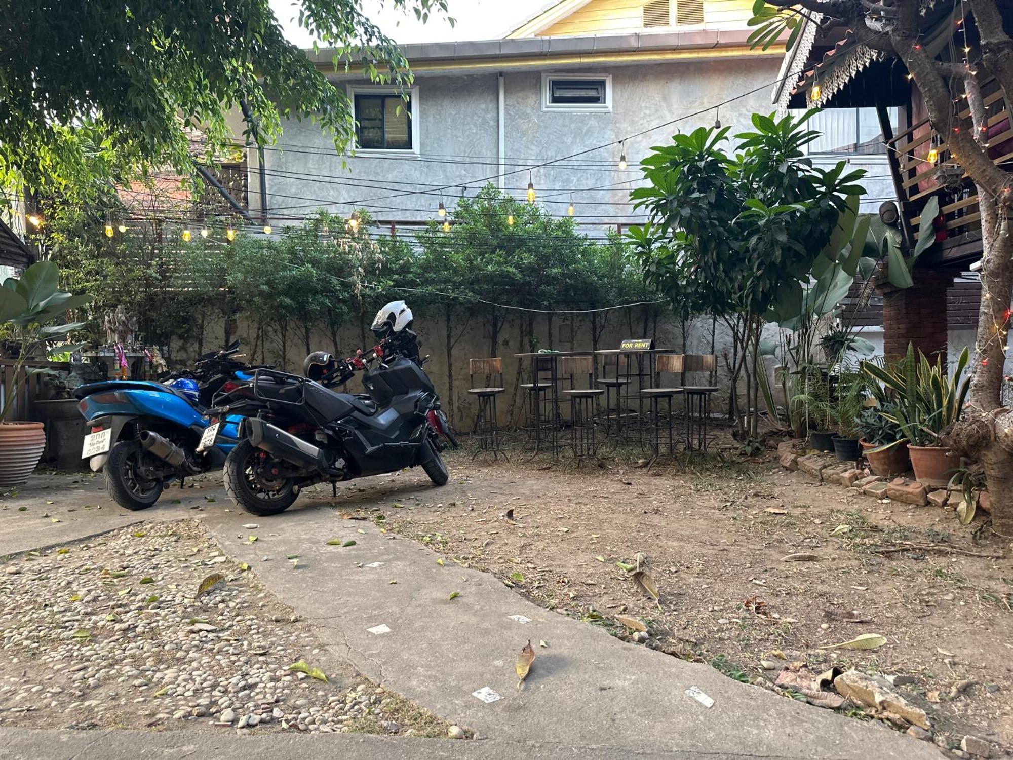 Hostel Nearthepark Boutique House Chiang Mai Zewnętrze zdjęcie